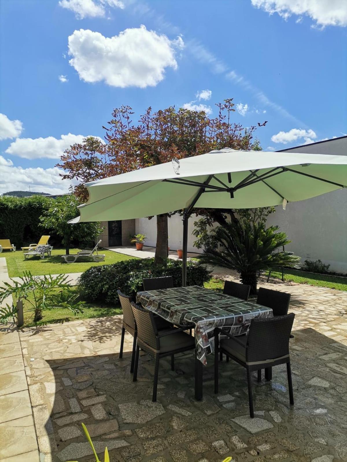 Casa Alem Rio - Quartos Para 6 Hospedes Em Santo Tirso Kültér fotó